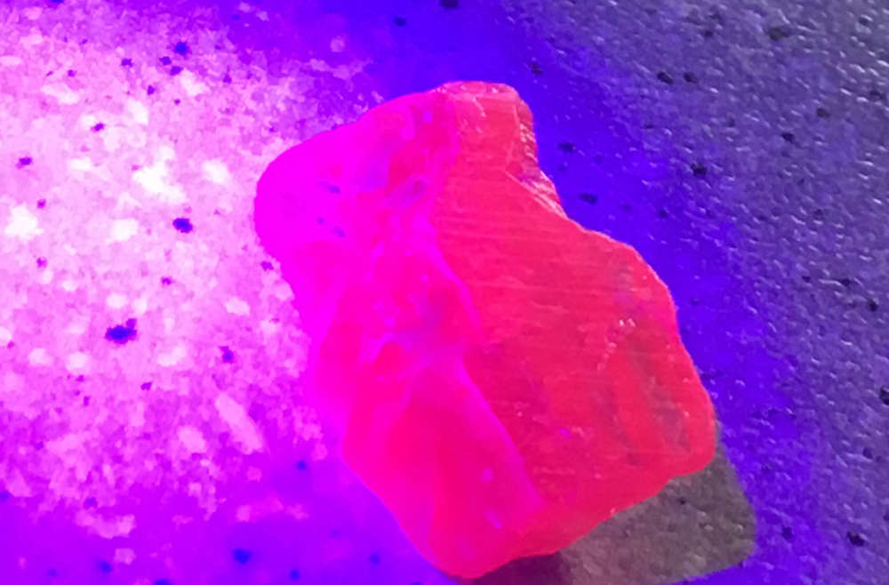 Fluorescence in Ruby Wholesale in Bangkok